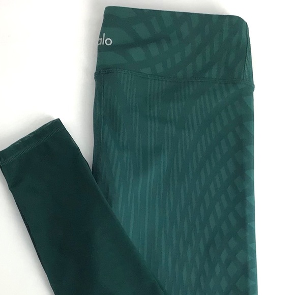 Alo Yoga Evermint Motion Patterned Mesh Legging - Picture 2 of 9